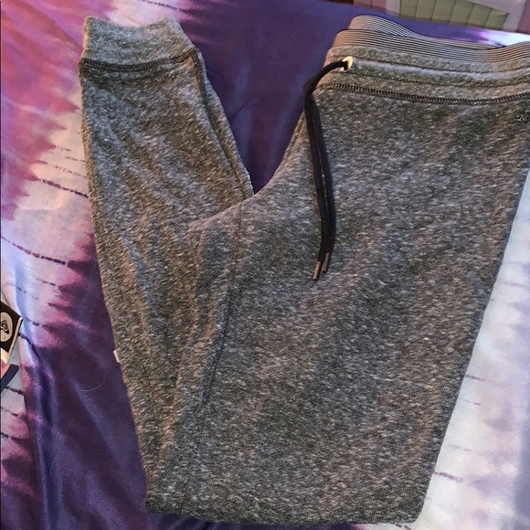 American Eagle Outfitters Pants - Women’s AE joggers
